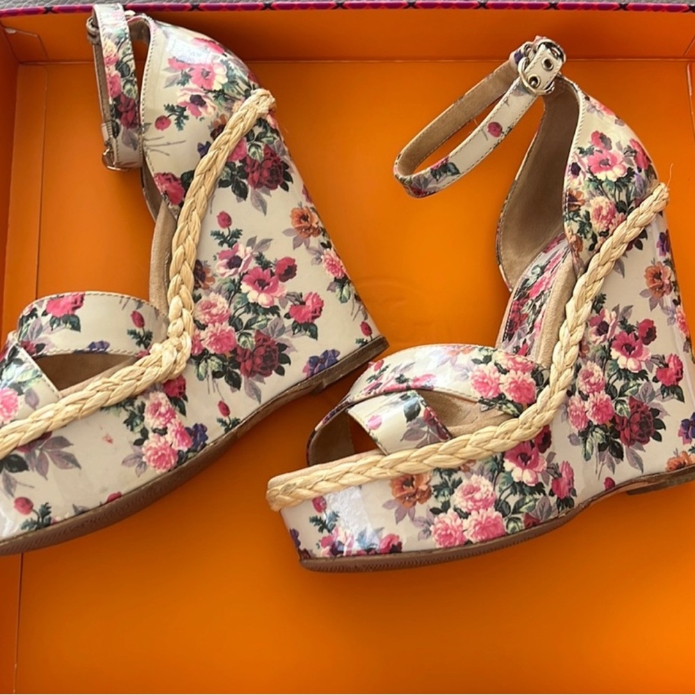 Dolce & Gabbana Cream Platform Sandals with Floral Design